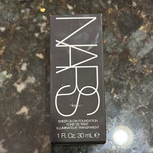 NARS Sheer Glow Foundation - never opened - Patagonia medium 1.2